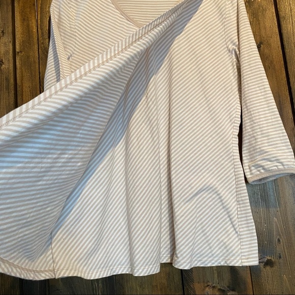 3/4 sleeve striped shirt - Picture 4 of 4